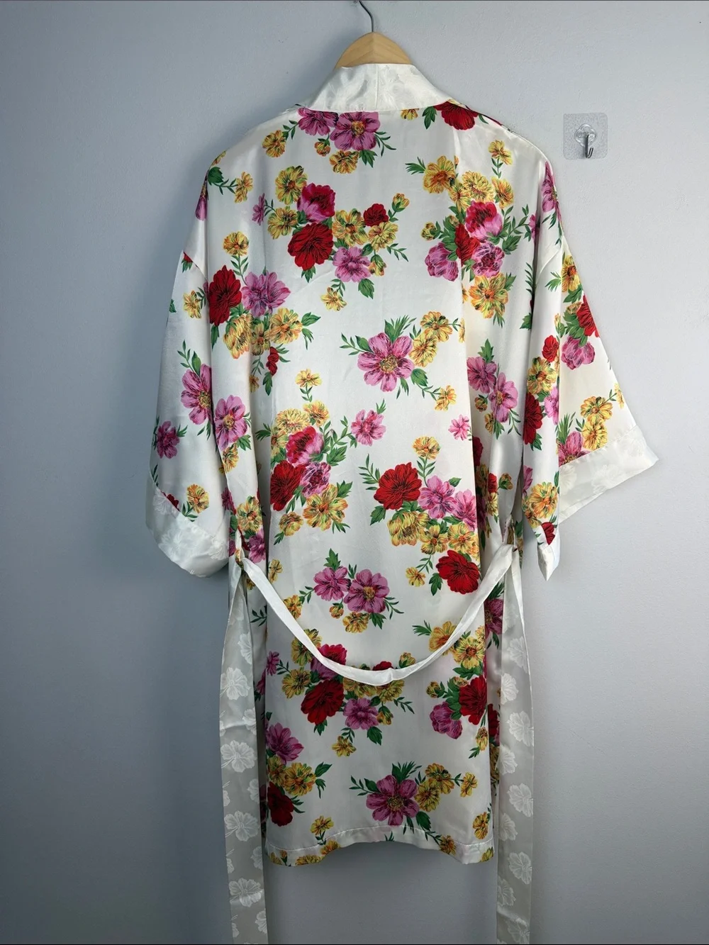 Vintage 90’s Victoria’s Secret Floral Satin Kimono Robe Tie Belt Gold Label OS